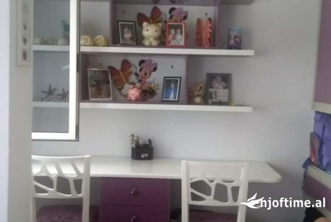 Shtepi ne shitje Apartament ne Tirane, 2+1, Mobilimi E mobiluar, Pagesa 110,000  Euro.
