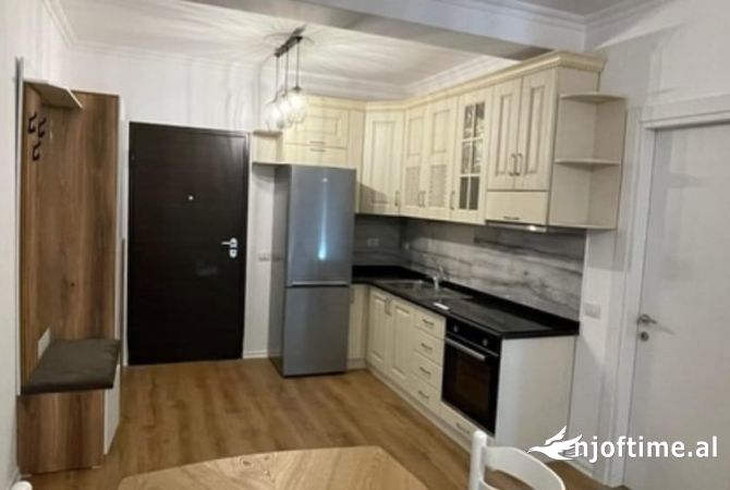 Shtepi me qera 2+1 ne Tirane - 800 Euro