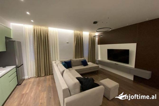 Shtepi me qera 2+1 ne Tirane - 650 Euro