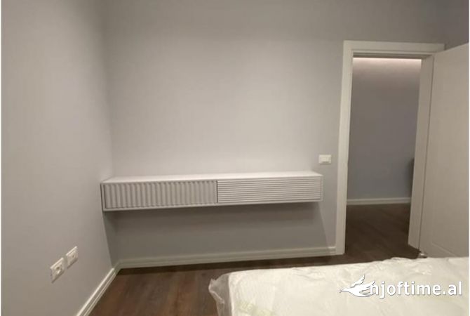 Shtepi me qera Apartament ne Tirane, 2+1, Mobilimi E mobiluar, Pagesa 650  Euro.