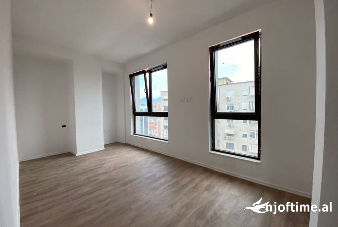 Shtepi ne shitje Apartament ne Tirane, 2+1, Mobilimi E mobiluar, Pagesa 350,000  Euro.