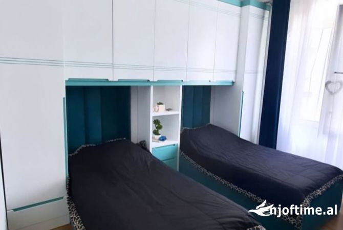 Shtepi ne shitje Apartament ne Tirane, 2+1, Mobilimi E mobiluar, Pagesa 210,000  Euro.