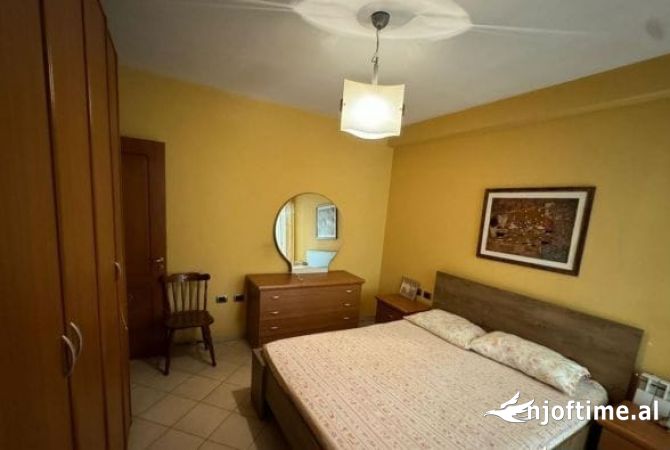 Shtepi me qera Apartament ne Tirane, 2+1, Mobilimi E mobiluar, Pagesa 600  Euro.