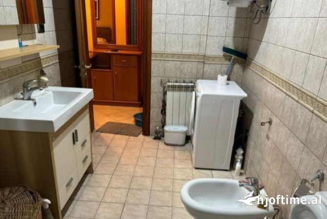 Shtepi me qera Apartament ne Tirane, 2+1, Mobilimi E mobiluar, Pagesa 600  Euro.