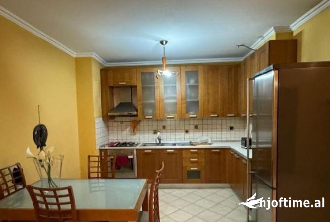 Shtepi me qera 2+1 ne Tirane - 600 Euro