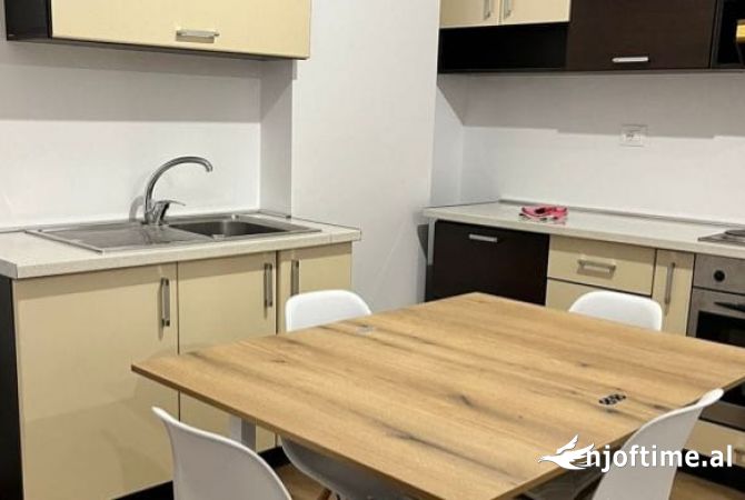 Shtepi me qera 2+1 ne Tirane - 45,000 Leke