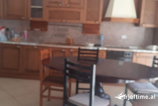 Shtepi me qera 2+1 ne Tirane - 40,000 Leke