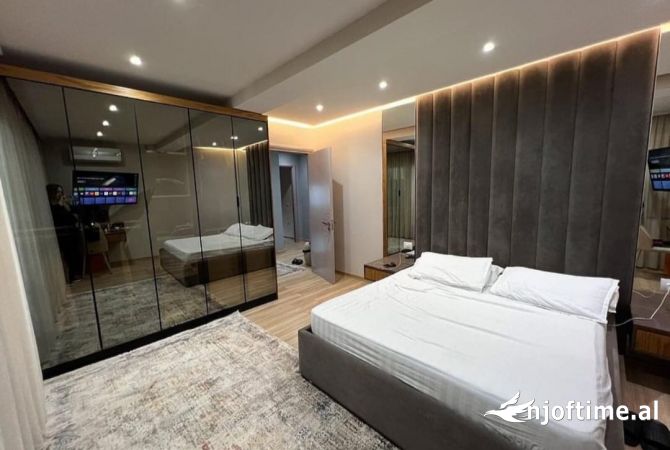 Shtepi me qera Apartament ne Tirane, 2+1, Mobilimi E mobiluar, Pagesa 1,000  Euro.