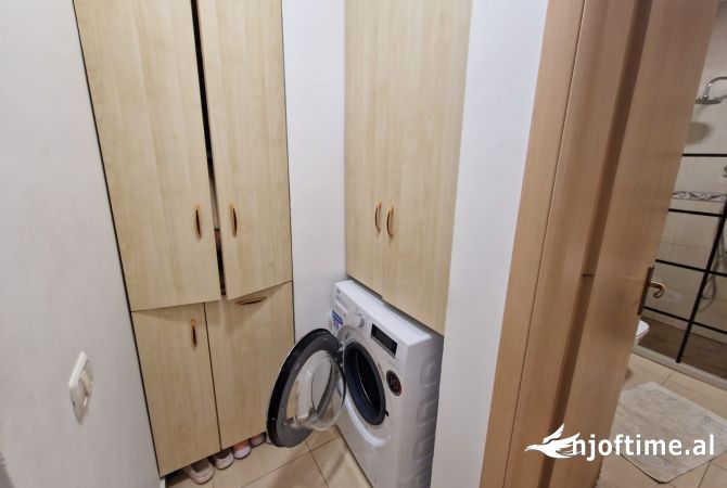 Shtepi ne shitje Apartament ne Tirane, 1+1, Mobilimi E mobiluar, Pagesa 165,000  Euro.