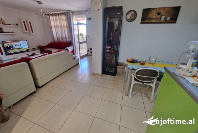 Shtepi ne shitje Apartament ne Tirane, 1+1, Mobilimi E mobiluar, Pagesa 165,000  Euro.