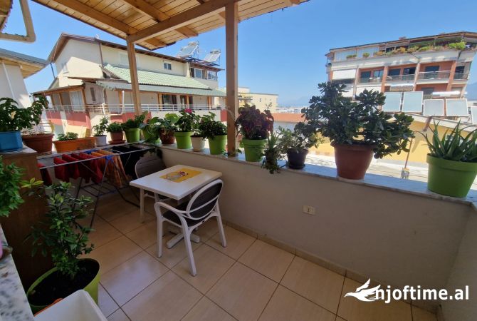 Shtepi ne shitje Apartament ne Tirane, 1+1, Mobilimi E mobiluar, Pagesa 165,000  Euro.