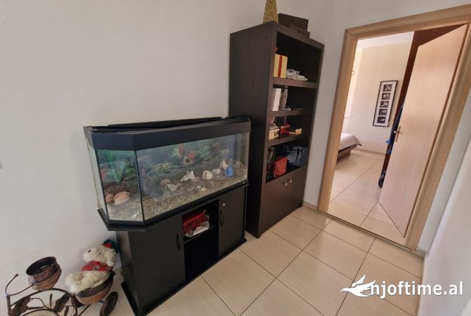Shtepi ne shitje Apartament ne Tirane, 1+1, Mobilimi E mobiluar, Pagesa 165,000  Euro.