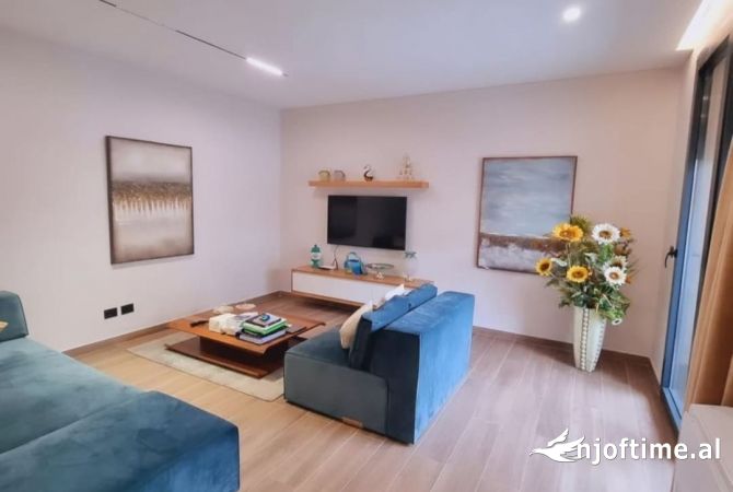 Shtepi ne shitje 1+1 ne Tirane - 180,000 Euro