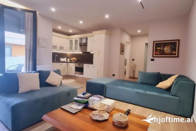 Shtepi ne shitje 1+1 ne Tirane - 180,000 Euro