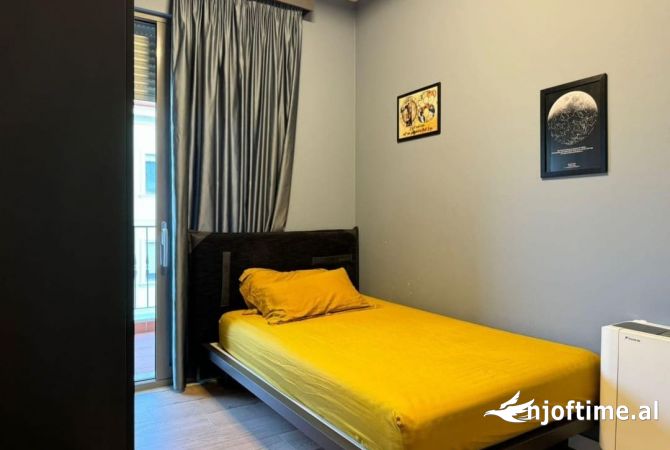 Shtepi ne shitje Apartament ne Tirane, 3+1, Mobilimi E mobiluar, Pagesa 450,000  Euro.