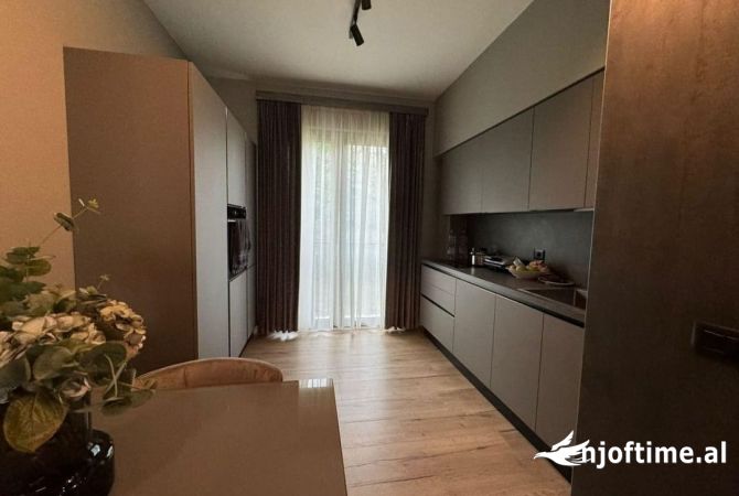 Casa in vendita 3+1 a Tirana - 450,000 Euro