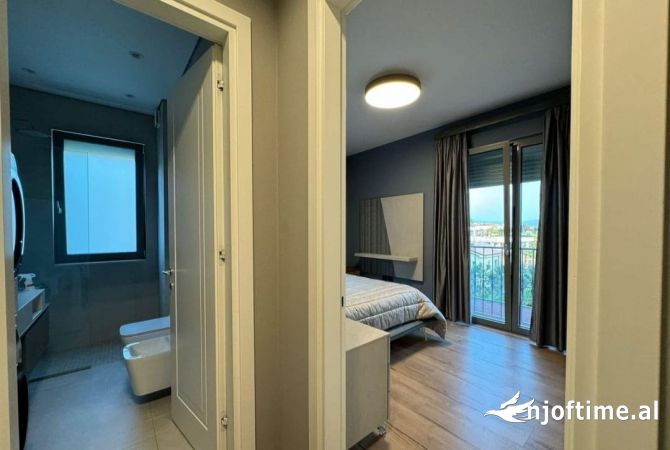 Shtepi ne shitje Apartament ne Tirane, 3+1, Mobilimi E mobiluar, Pagesa 450,000  Euro.