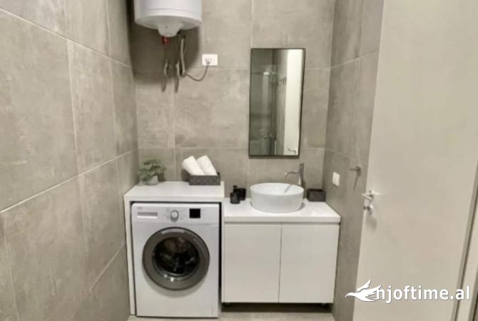 Shtepi ne shitje Apartament ne Tirane, 1+1, Mobilimi E mobiluar, Pagesa 153,000  Euro.