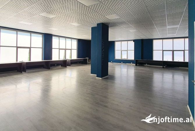 Ambient biznesi ne shitje 3+1 ne Tirane - 700,000 Euro