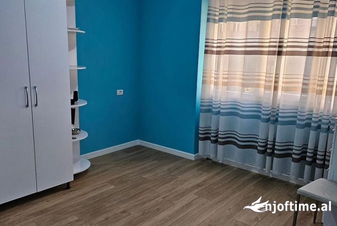 Shtepi ne shitje Apartament ne Tirane, 3+1, Mobilimi E mobiluar, Pagesa 248,000  Euro.