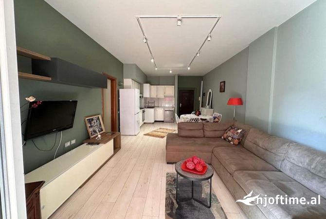 Shtepi me qera 2+1 ne Tirane - 700 Euro
