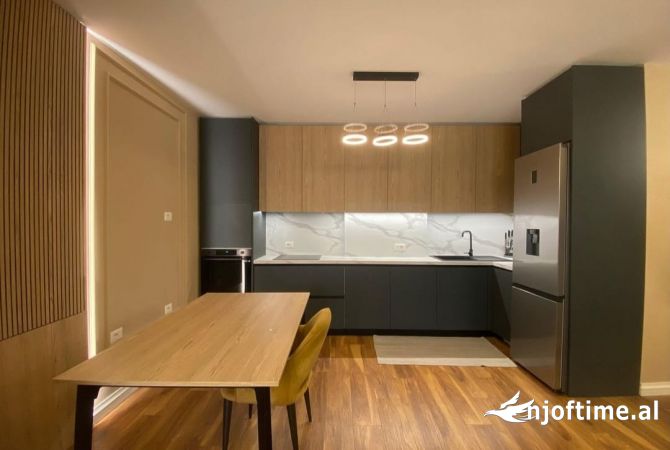 Shtepi me qera Apartament ne Tirane, 2+1, Mobilimi E mobiluar, Pagesa 750  Euro.