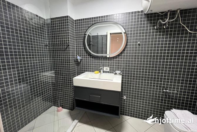 Shtepi me qera Apartament ne Tirane, 2+1, Mobilimi E mobiluar, Pagesa 750  Euro.