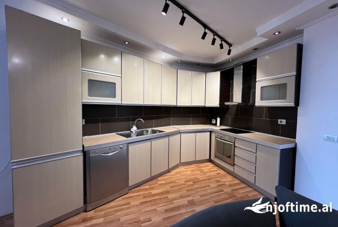 Shtepi me qera Apartament ne Tirane, 2+1, Mobilimi E mobiluar, Pagesa 750  Euro.