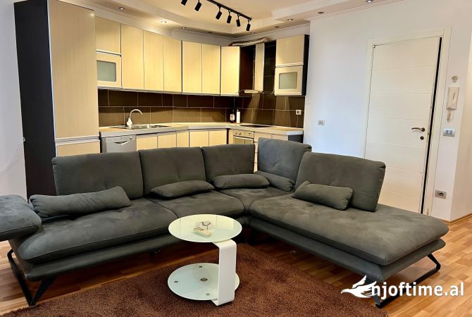 Shtepi me qera 2+1 ne Tirane - 750 Euro