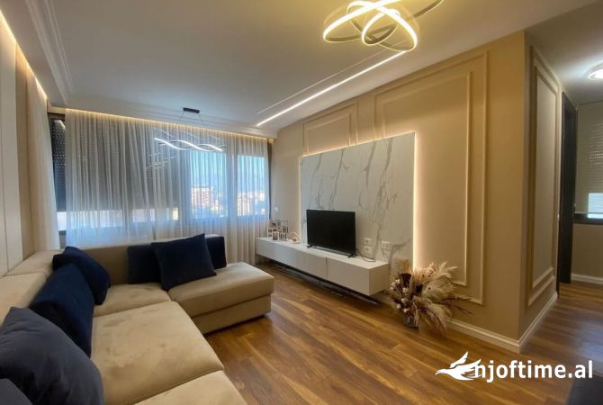 Shtepi me qera 3+1 ne Tirane - 1,200 Euro