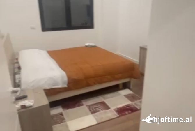 Shtepi ne shitje Apartament ne Tirane, 2+1, Mobilimi Bosh, pa mobiluar, Pagesa 200,000  Euro.