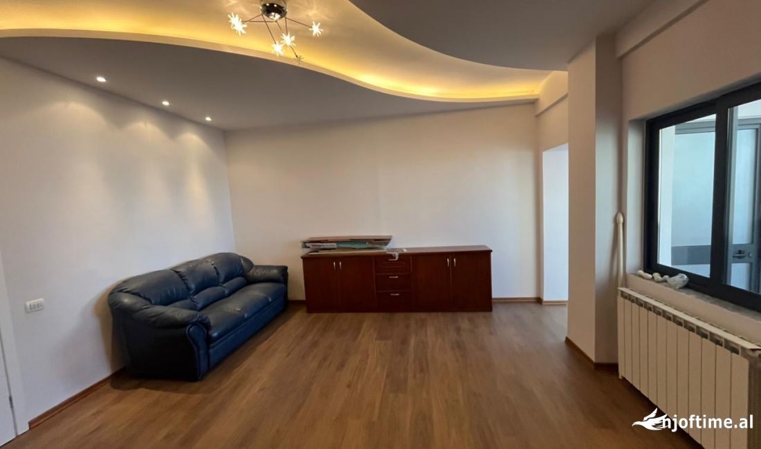 Shtepi me qera Apartament ne Tirane, 2+1, Mobilimi E mobiluar, Pagesa 700  Euro.