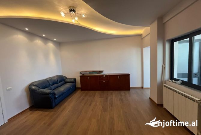 Shtepi me qera 2+1 ne Tirane - 700 Euro