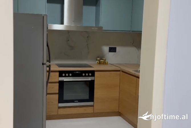 Shtepi me qera 2+1 ne Tirane - 800 Euro