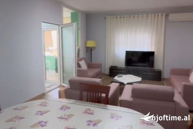 Shtepi me qera 2+1 ne Tirane - 800 Euro