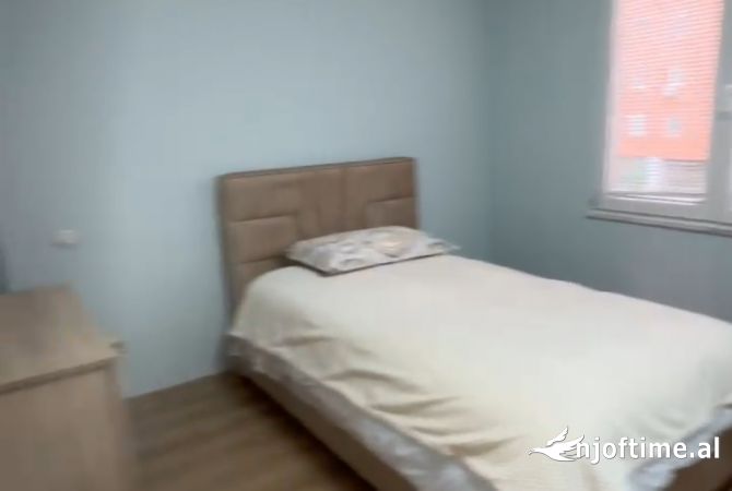 Shtepi me qera Apartament ne Tirane, 2+1, Mobilimi E mobiluar, Pagesa 800  Euro.