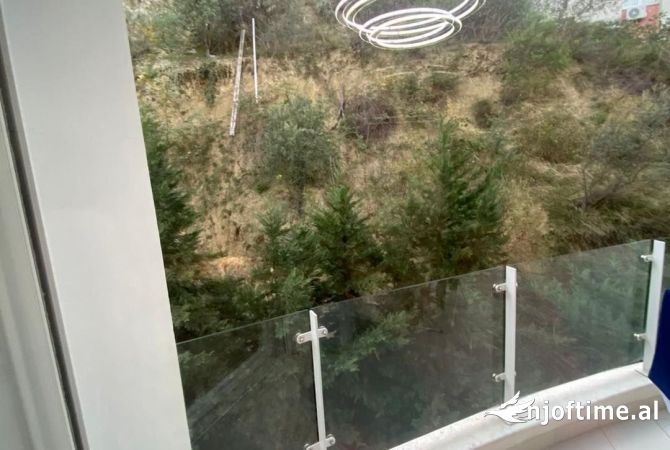 Shtepi me qera Apartament ne Tirane, 2+1, Mobilimi E mobiluar, Pagesa 1,000  Euro.