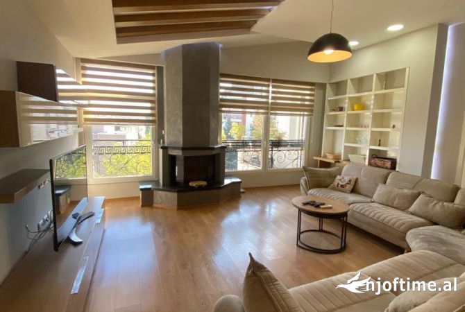 Casa in affitto 4+1 a Tirana - 1,000 Euro