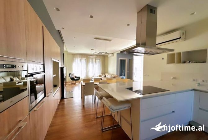 Shtepi ne shitje 4+1 ne Tirane - 950,000 Euro