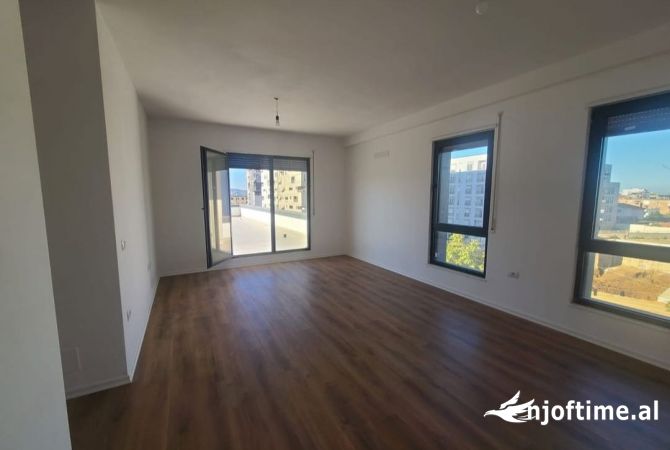 Shtepi ne shitje 2+1 ne Tirane - 296,000 Euro