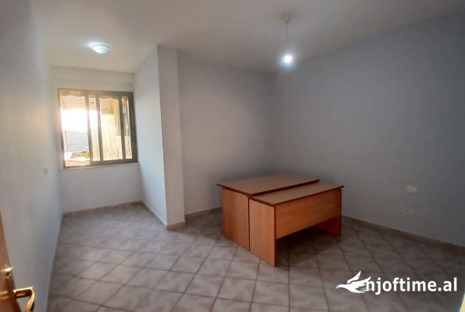 Shtepi me qera 1+1 ne Tirane - 400 Euro