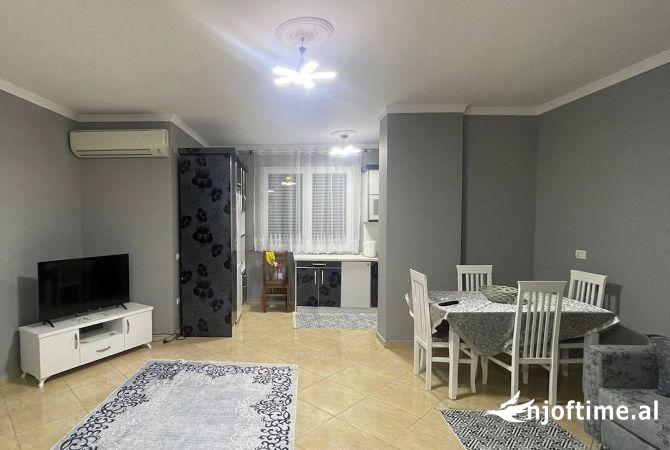 Shtepi me qera 2+1 ne Tirane - 700 Euro