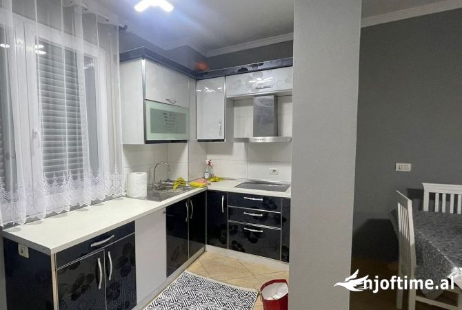 Shtepi me qera 2+1 ne Tirane - 700 Euro