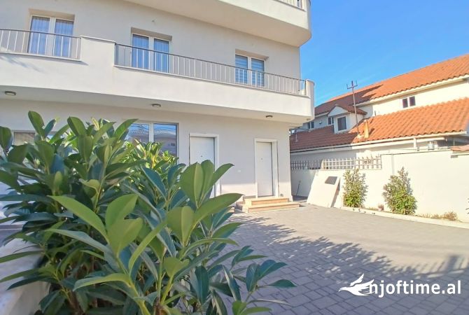 Shtepi me qera 4+1 ne Tirane - 1,500 Euro