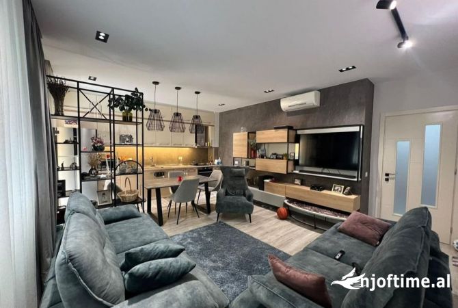 Shtepi ne shitje 2+1 ne Tirane - 2,900,008 Euro