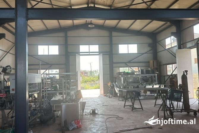 Ambient biznesi me qera 4+1 ne Tirane - 250,000 Leke