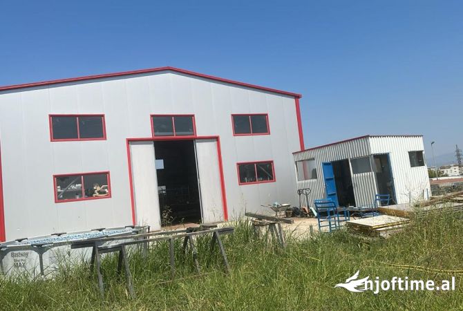 Ambient biznesi me qera 4+1 ne Tirane - 250,000 Leke