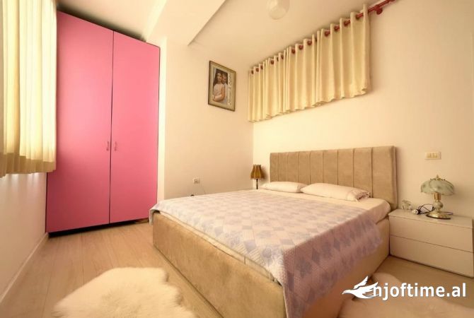 Shtepi ne shitje Apartament ne Tirane, 2+1, Mobilimi E mobiluar, Pagesa 115,000  Euro.