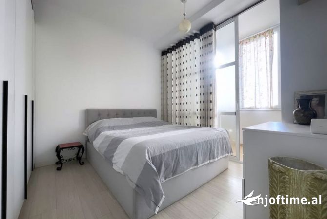 Shtepi ne shitje Apartament ne Tirane, 2+1, Mobilimi E mobiluar, Pagesa 115,000  Euro.