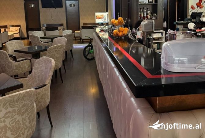 Ambient biznesi me qera 2+1 ne Tirane - 3,500 Euro